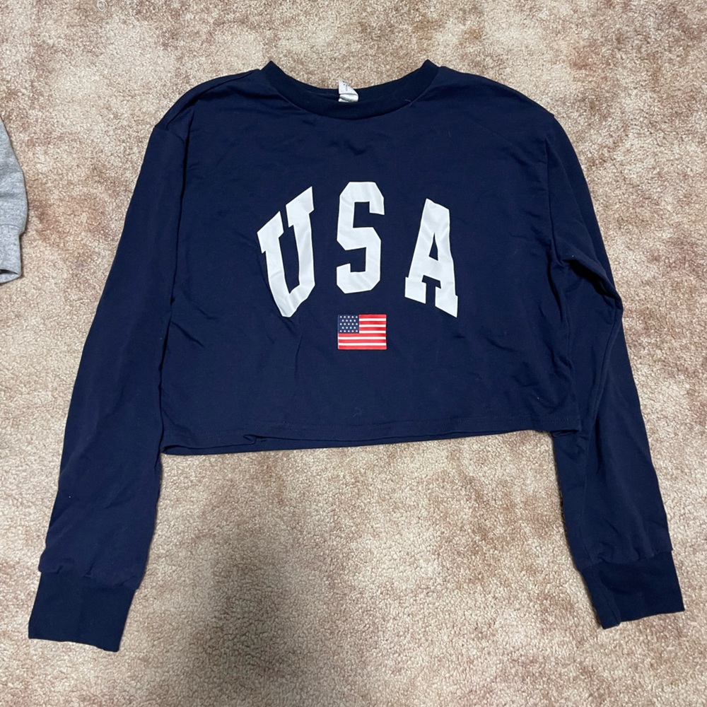 Cropped long sleeve shirt